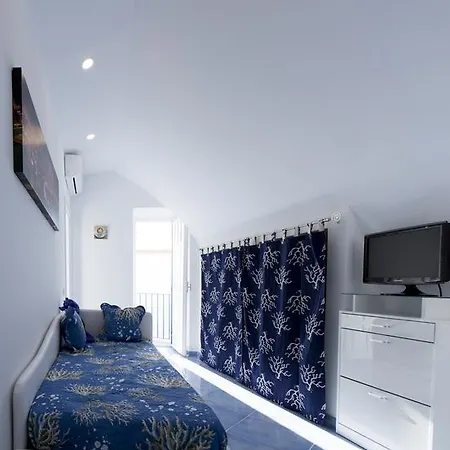 Blu Angel Relais Meta